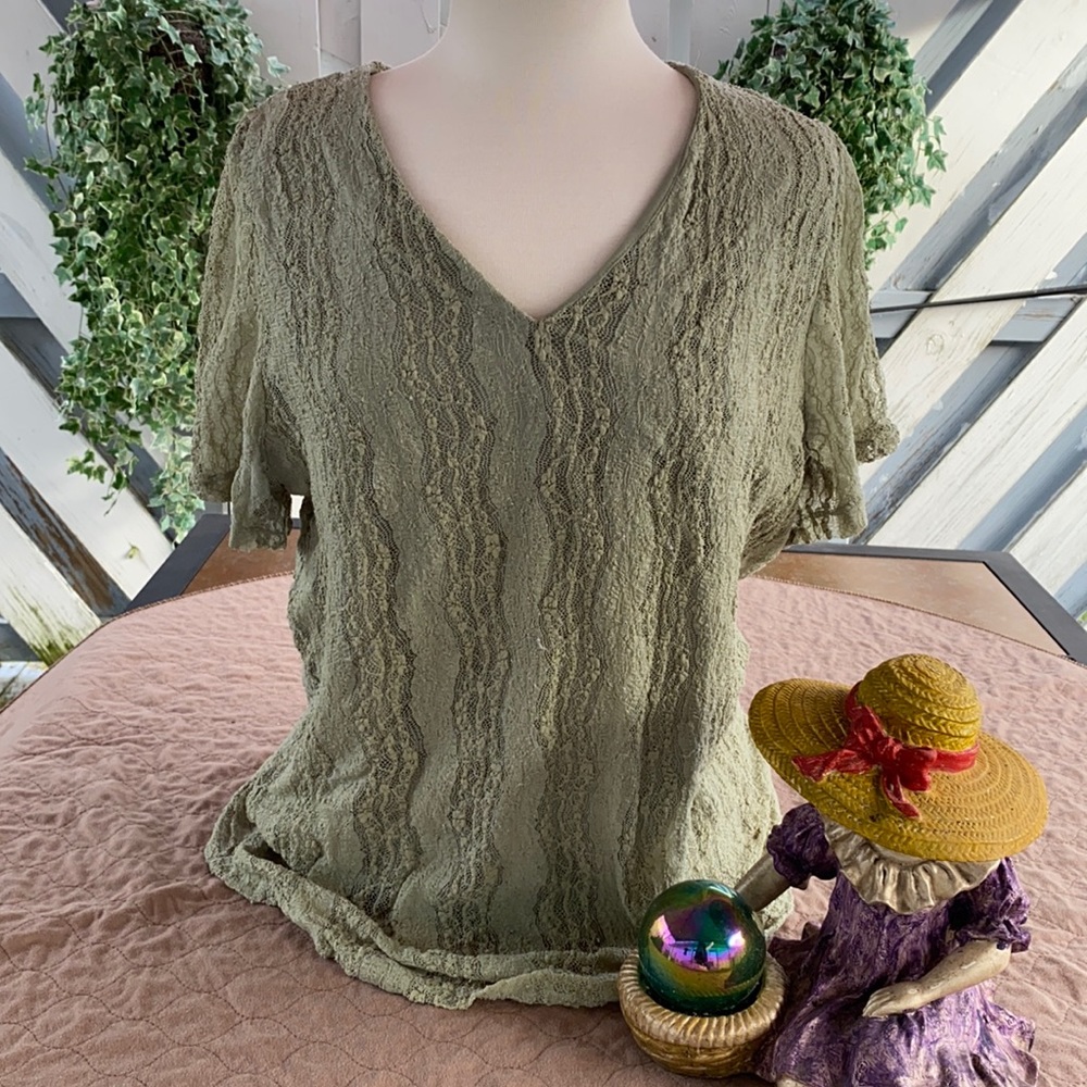 Feminine top
